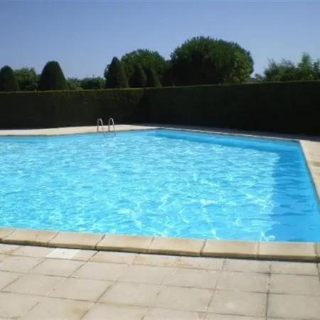 Maisonnette Dans Avec Piscine A St Vincent Sur Jard Apartment Vernantes